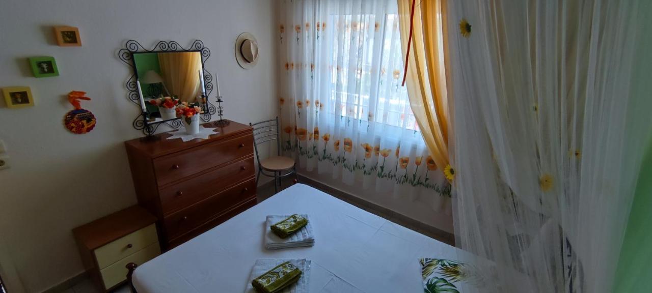 Sunflower Apartment Nea Peramos  Ngoại thất bức ảnh
