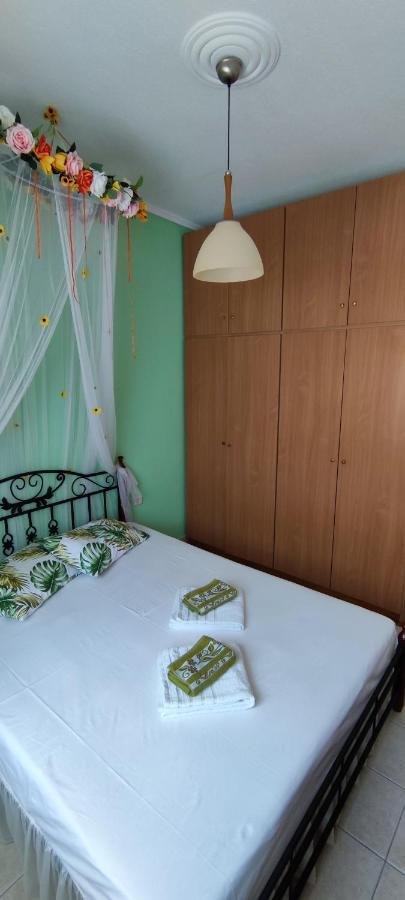 Sunflower Apartment Nea Peramos  Ngoại thất bức ảnh