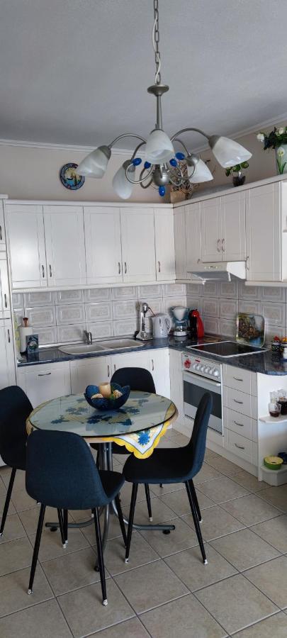 Sunflower Apartment Nea Peramos  Ngoại thất bức ảnh